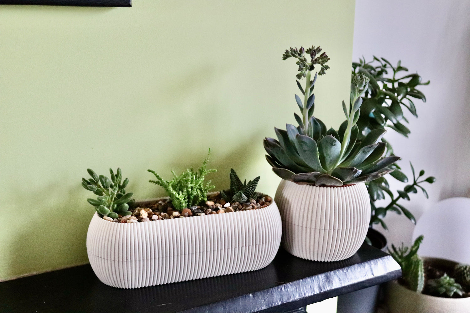 set of 2 self watering plant pots 